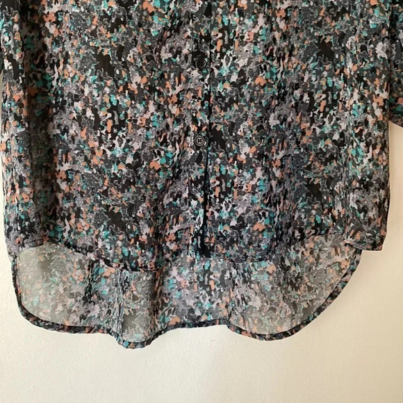 Socialite Button Down Cuff Sleeve 3/4 Sleeve Multicolor Print Open Back Blouse L - Picture 9 of 16